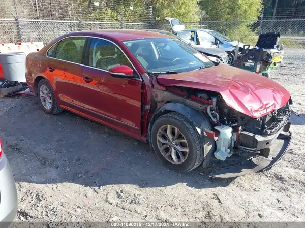 1VWAT7A35HC062529 2017 VOLKSWAGEN PASSAT - Image 1
