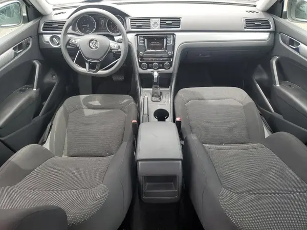 1VWAT7A35HC063163 2017 VOLKSWAGEN PASSAT - Image 8