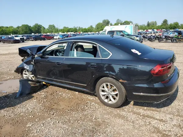 1VWAT7A35HC063566 2017 VOLKSWAGEN PASSAT - Image 2