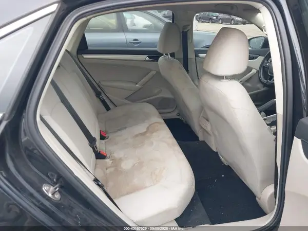 1VWAT7A35HC064636 2017 VOLKSWAGEN PASSAT - Image 8