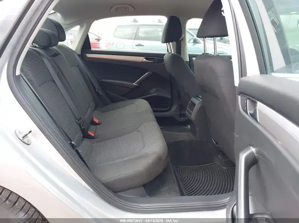 1VWAT7A35HC069416 2017 VOLKSWAGEN PASSAT - Image 8
