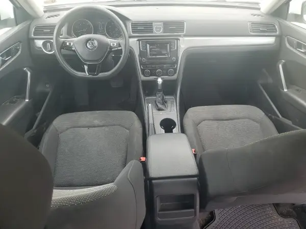 1VWAT7A35HC069917 2017 VOLKSWAGEN PASSAT - Image 8