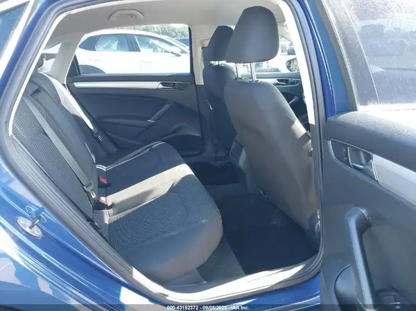1VWAT7A35HC071506 2017 VOLKSWAGEN PASSAT - Image 8