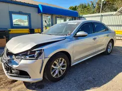 1VWAT7A35HC075572 2017 VOLKSWAGEN PASSAT