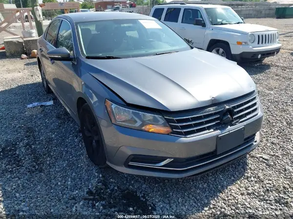 1VWAT7A35HC076253 2017 VOLKSWAGEN PASSAT - Image 1