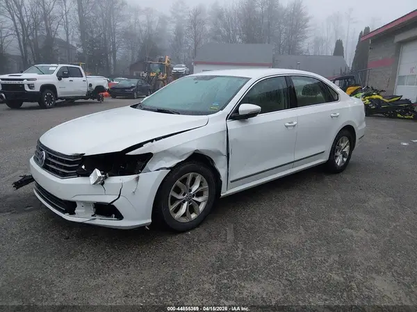 1VWAT7A35HC083168 2017 VOLKSWAGEN PASSAT - Image 2