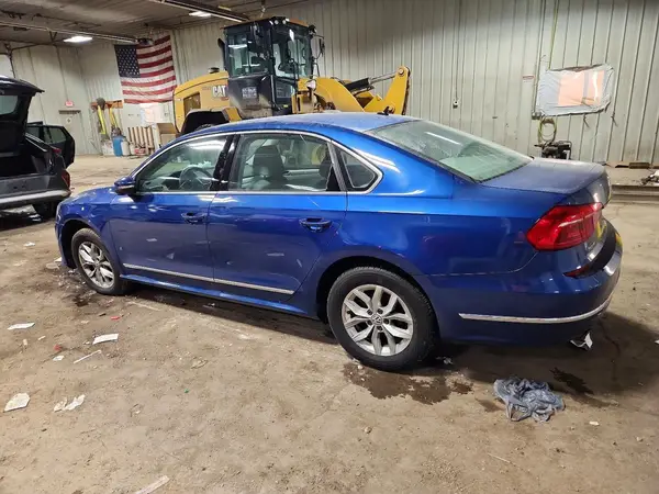 1VWAT7A36GC004895 2016 VOLKSWAGEN PASSAT - Image 2