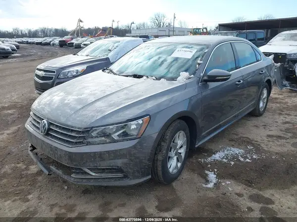 1VWAT7A36GC010082 2016 VOLKSWAGEN PASSAT - Image 2