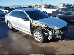 1VWAT7A36GC028212 2016 VOLKSWAGEN PASSAT