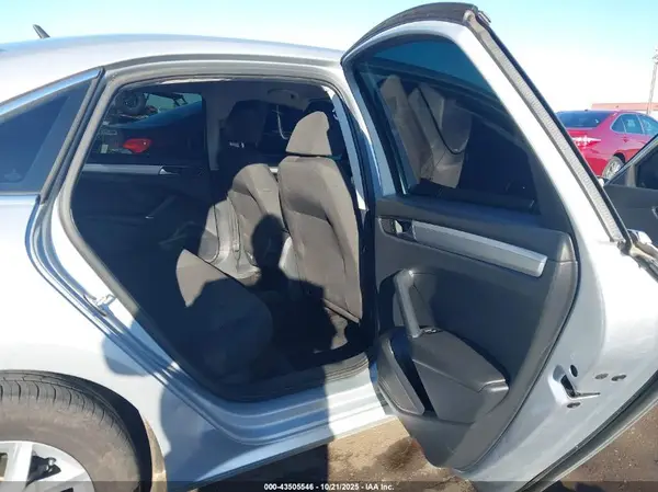 1VWAT7A36GC028212 2016 VOLKSWAGEN PASSAT - Image 8