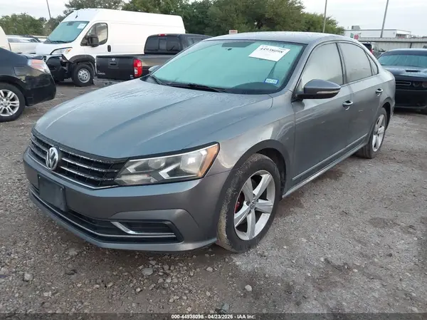 1VWAT7A36GC036178 2016 VOLKSWAGEN PASSAT - Image 2