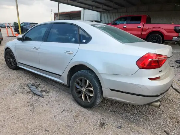 1VWAT7A36GC038996 2016 VOLKSWAGEN PASSAT - Image 2
