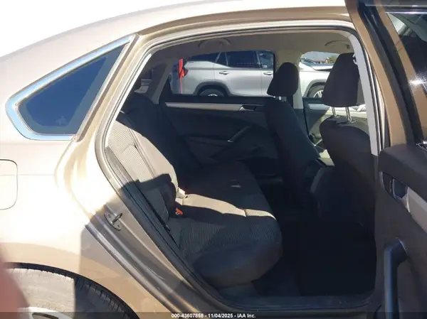 1VWAT7A36GC039971 2016 VOLKSWAGEN PASSAT - Image 8