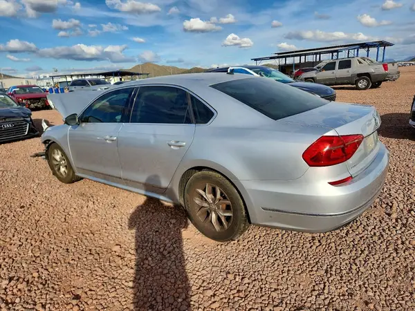 1VWAT7A36GC045074 2016 VOLKSWAGEN PASSAT - Image 2