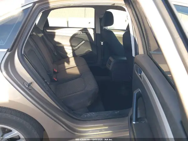 1VWAT7A36GC051988 2016 VOLKSWAGEN PASSAT - Image 8