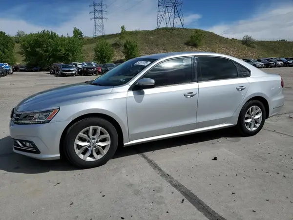 1VWAT7A36HC001657 2017 VOLKSWAGEN PASSAT - Image 1