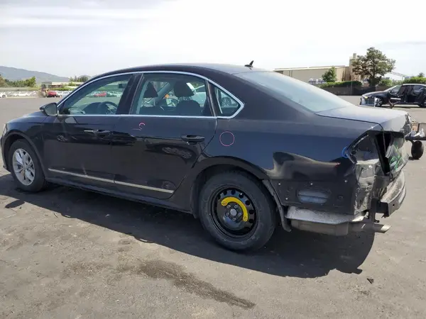 1VWAT7A36HC004638 2017 VOLKSWAGEN PASSAT - Image 2