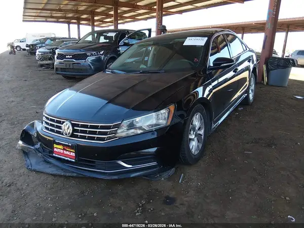 1VWAT7A36HC006339 2017 VOLKSWAGEN PASSAT - Image 2