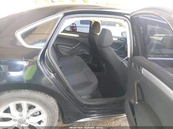 1VWAT7A36HC006339 2017 VOLKSWAGEN PASSAT - Image 8