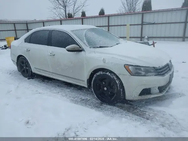 1VWAT7A36HC006714 2017 VOLKSWAGEN PASSAT - Image 1