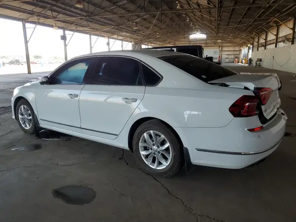 1VWAT7A36HC006924 2017 VOLKSWAGEN PASSAT - Image 2