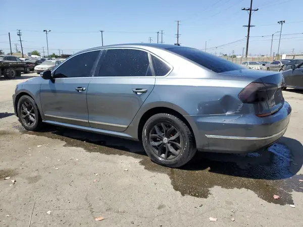 1VWAT7A36HC007975 2017 VOLKSWAGEN PASSAT - Image 2