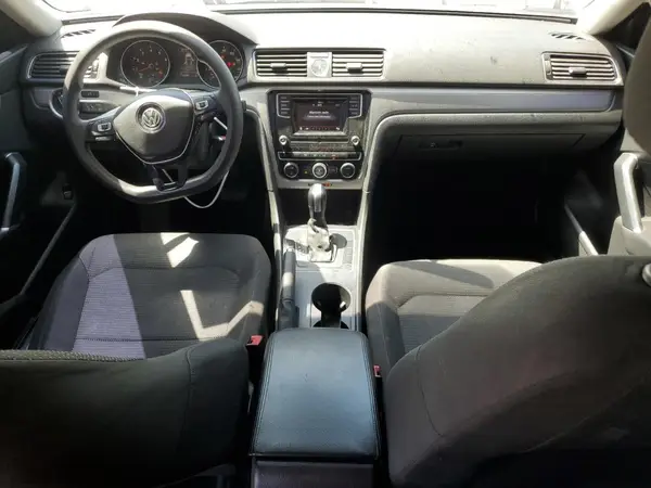 1VWAT7A36HC007975 2017 VOLKSWAGEN PASSAT - Image 8