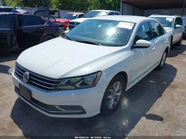 1VWAT7A36HC009936 2017 VOLKSWAGEN PASSAT - Image 2