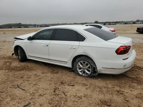 1VWAT7A36HC011671 2017 VOLKSWAGEN PASSAT - Image 2