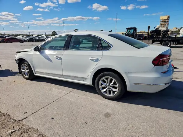 1VWAT7A36HC015316 2017 VOLKSWAGEN PASSAT - Image 2