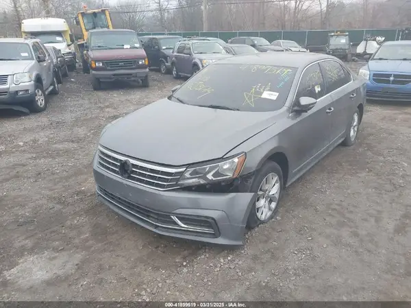 1VWAT7A36HC016658 2017 VOLKSWAGEN PASSAT - Image 2