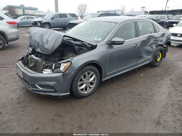 1VWAT7A36HC017616 2017 VOLKSWAGEN PASSAT - Image 2