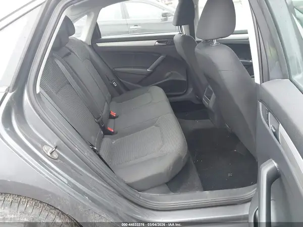 1VWAT7A36HC017616 2017 VOLKSWAGEN PASSAT - Image 8