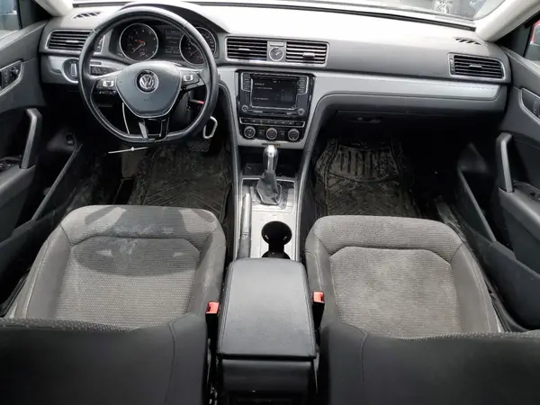 1VWAT7A36HC024646 2017 VOLKSWAGEN PASSAT - Image 8