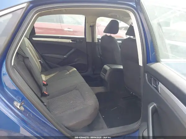 1VWAT7A36HC027935 2017 VOLKSWAGEN PASSAT - Image 8