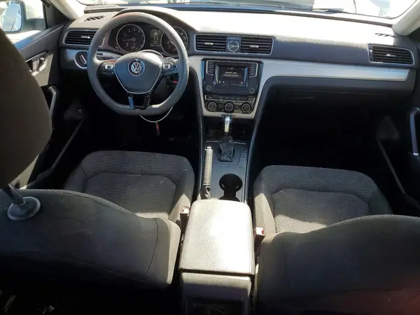 1VWAT7A36HC027949 2017 VOLKSWAGEN PASSAT - Image 8