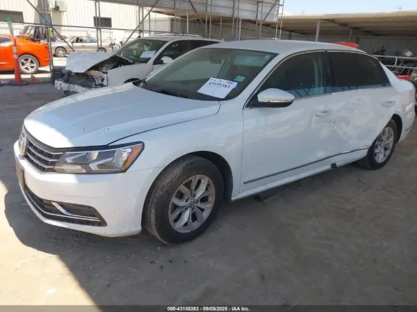 1VWAT7A36HC031807 2017 VOLKSWAGEN PASSAT - Image 2