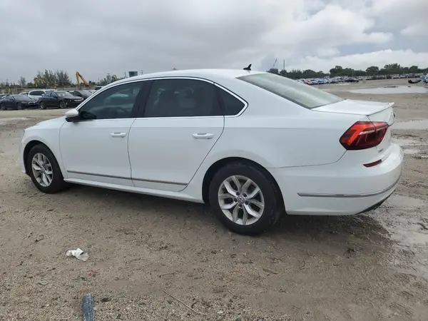 1VWAT7A36HC042726 2017 VOLKSWAGEN PASSAT - Image 2