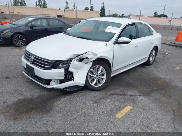 1VWAT7A36HC043259 2017 VOLKSWAGEN PASSAT - Image 2