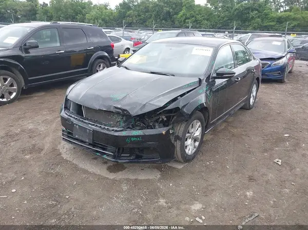 1VWAT7A36HC049322 2017 VOLKSWAGEN PASSAT - Image 2