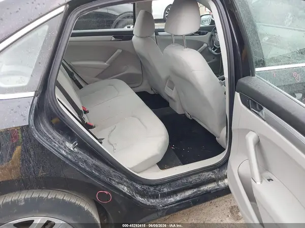 1VWAT7A36HC049322 2017 VOLKSWAGEN PASSAT - Image 8