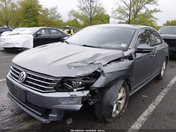 1VWAT7A36HC050034 2017 VOLKSWAGEN PASSAT - Image 2