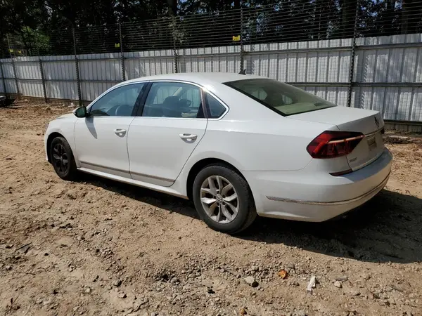 1VWAT7A36HC064340 2017 VOLKSWAGEN PASSAT - Image 2