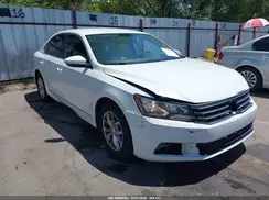 1VWAT7A36HC064676 2017 VOLKSWAGEN PASSAT