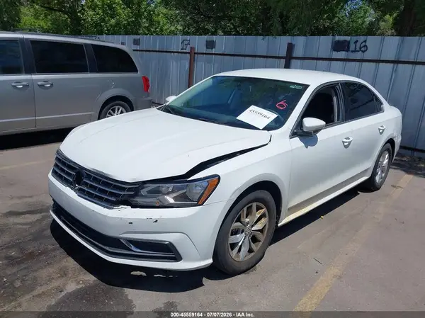 1VWAT7A36HC064676 2017 VOLKSWAGEN PASSAT - Image 2