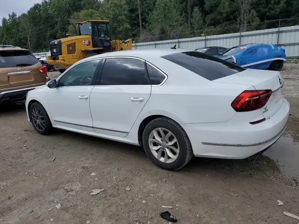 1VWAT7A36HC071773 2017 VOLKSWAGEN PASSAT - Image 2
