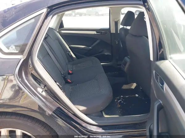 1VWAT7A36HC072924 2017 VOLKSWAGEN PASSAT - Image 8