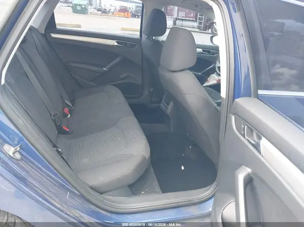 1VWAT7A36HC075290 2017 VOLKSWAGEN PASSAT - Image 8