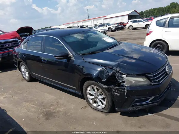 1VWAT7A36HC077332 2017 VOLKSWAGEN PASSAT - Image 1