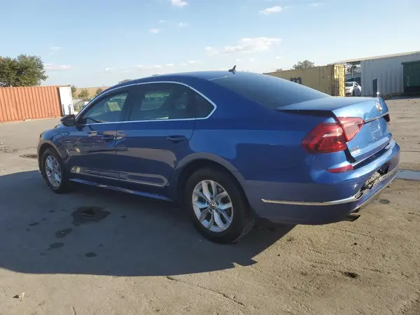 1VWAT7A36HC080795 2017 VOLKSWAGEN PASSAT - Image 2